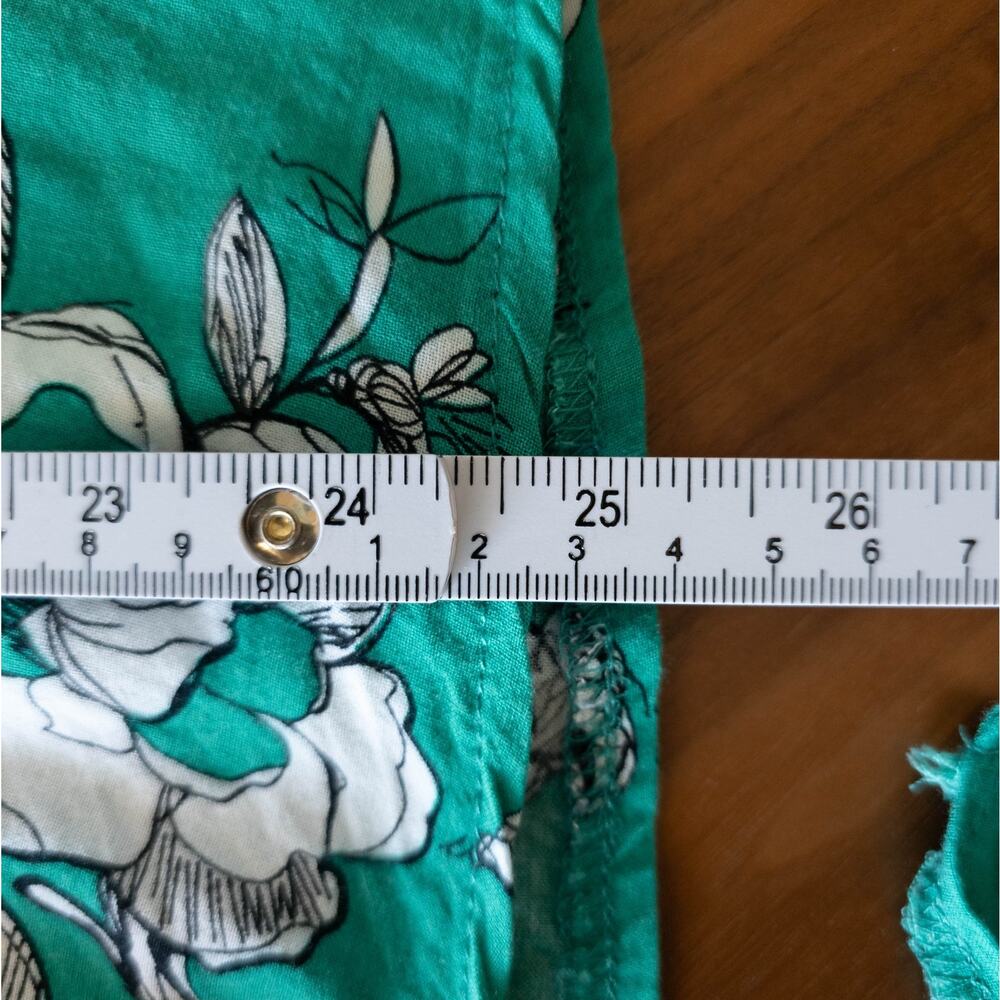 C‎ Est 1946 Womens SIZE 18/20W Green Floral Tie Front Peasant Top - Picture 5 of 8